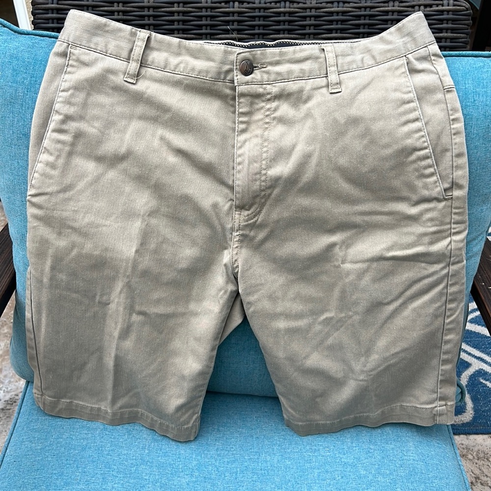 Volcom Shorts Beige Men’s Size 32